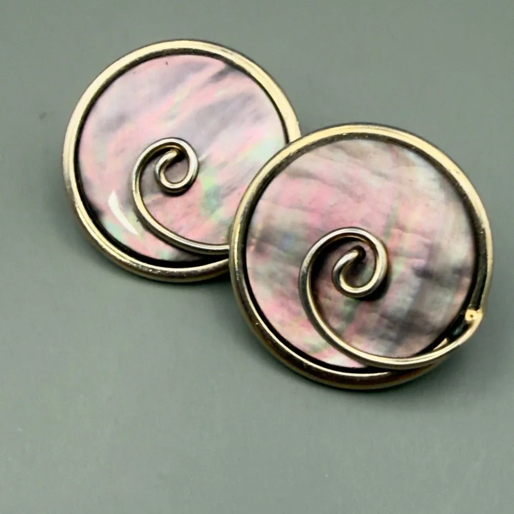 Swank Cufflinks Black Mother of Pearl Gold Tone Round Spiral Overlay Mens Toggle